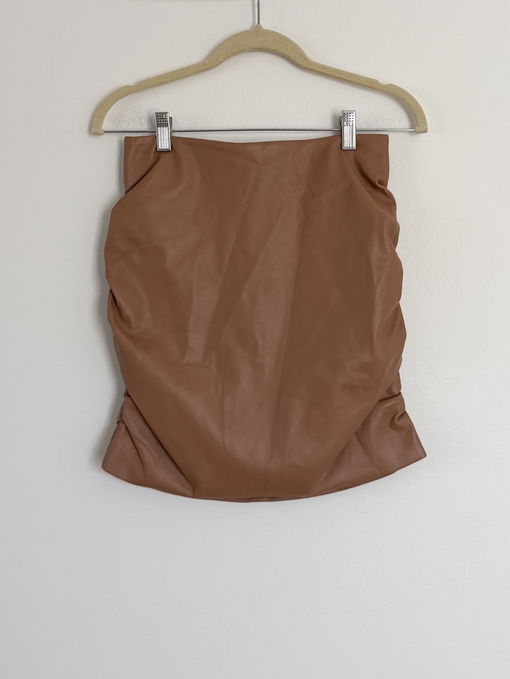 MINKPINK Piper Pu Mini Skirt Tan Size Small NWT - Picture 2 of 4